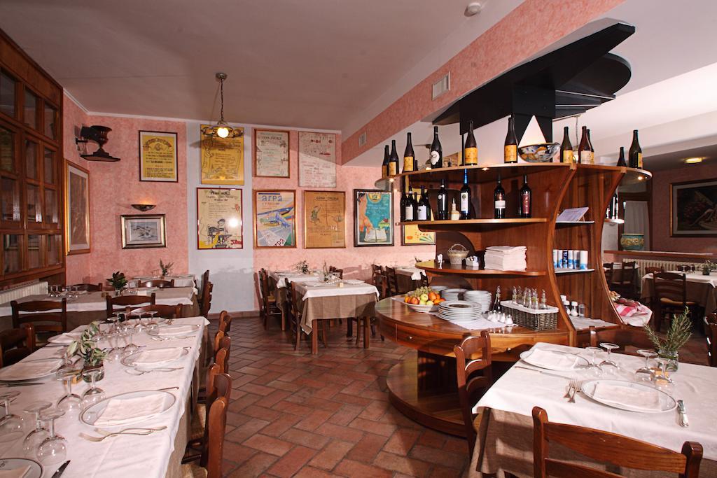 Hotel Ristorante La Bilancia Loreto Aprutino Exterior photo
